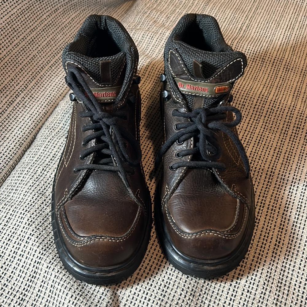 Dr Martens Bark Grizzly 5 eyelet US Sz 10. Excellent condition